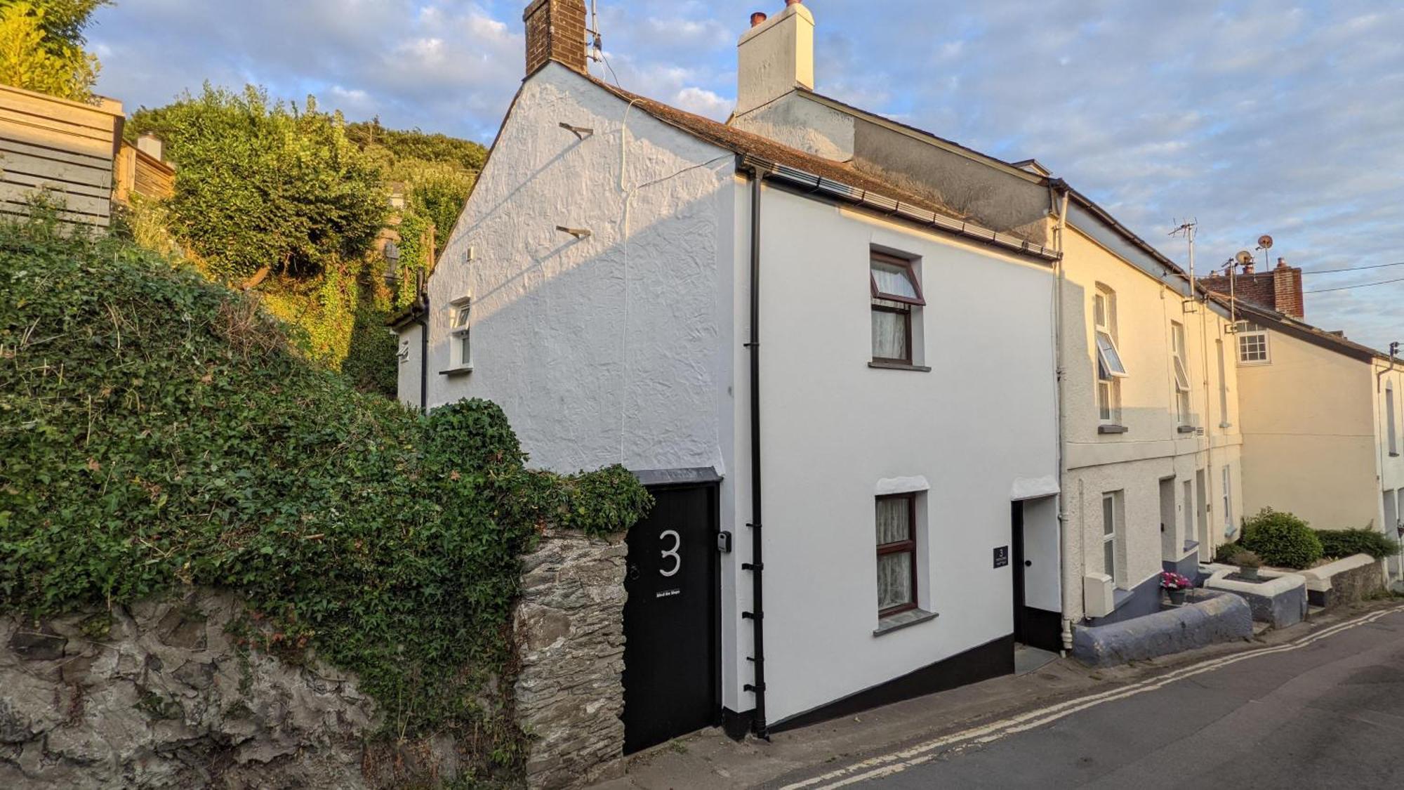 Stable - - Sleeps 4 - Pet Allowed *