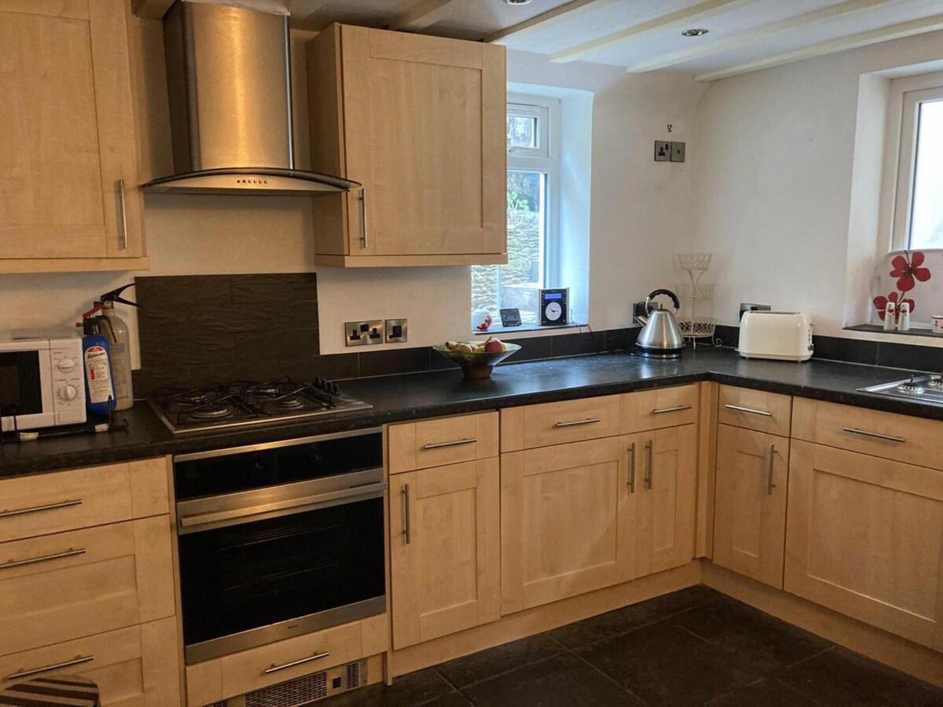 Stable - - Sleeps 4 - Pet Allowed Braunton