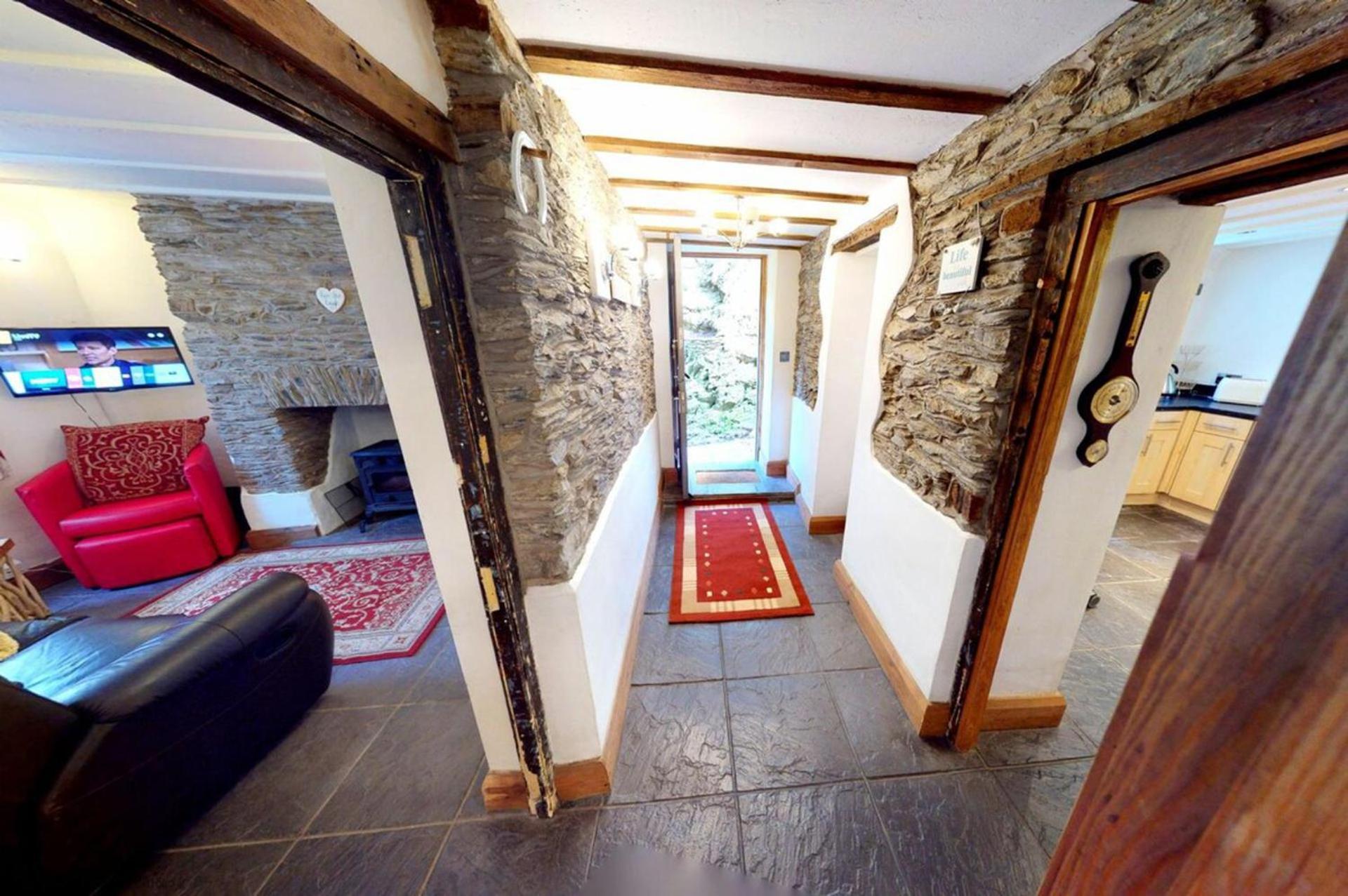Stable - - Sleeps 4 - Pet Allowed Braunton